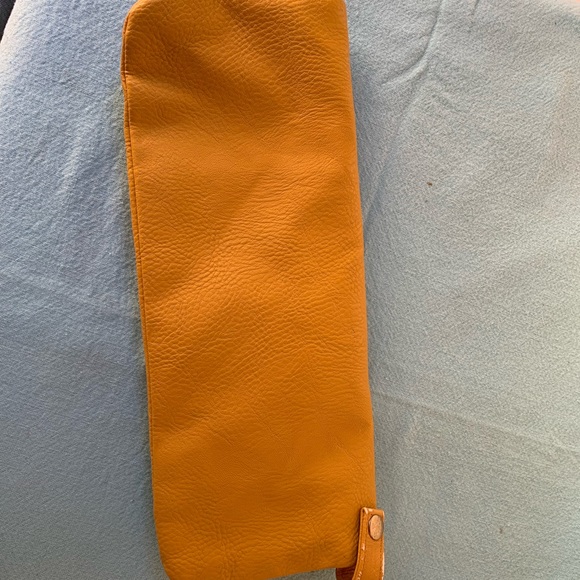 Mud pie large wallet. NWT beautiful pumpkin color and super soft ☀️ - Picture 3 of 9